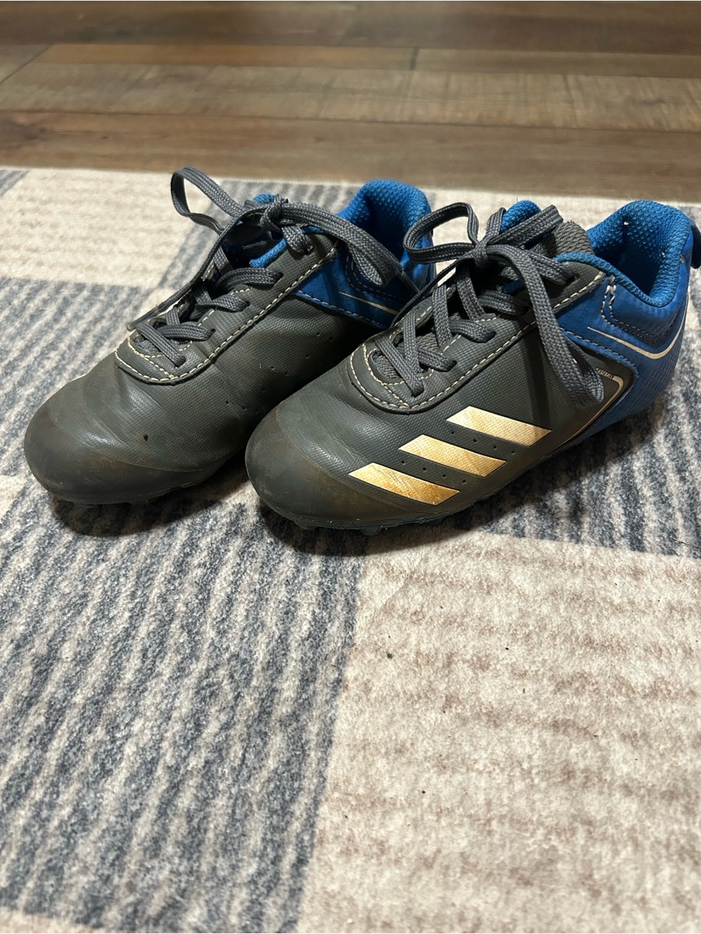 Adidas Tball cleats